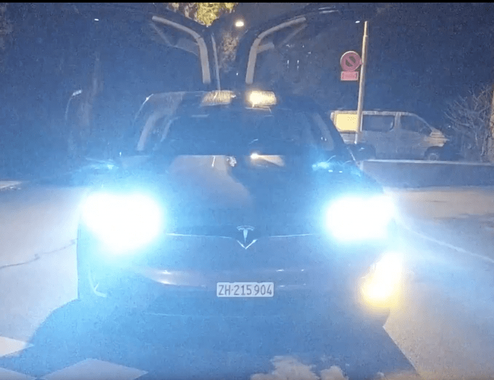 Tesla Model X - X-Mas Show